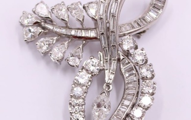 JEWELRY. Platinum and Diamond Floral Brooch.