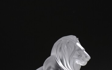 LALIQUE France Lion en cristal satiné, modèle "Bamara" Signé "Lalique France" sous la base H_20...