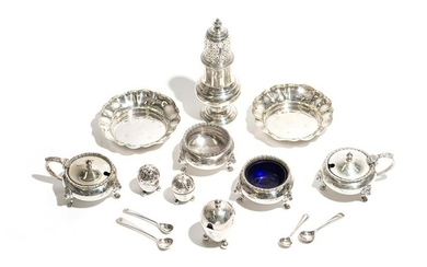 LOT OF ASSORTED ENGLISH SILVER 876g