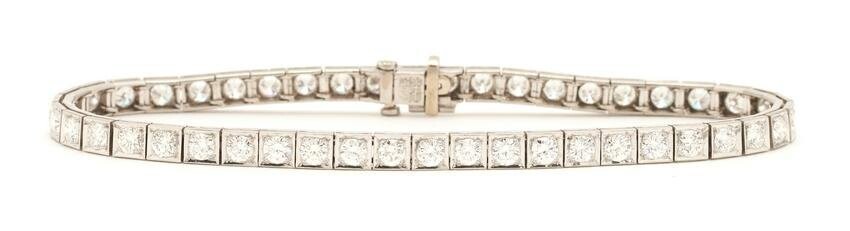 Ladies Platinum & Diamond Line Bracelet, 5.52 Carats
