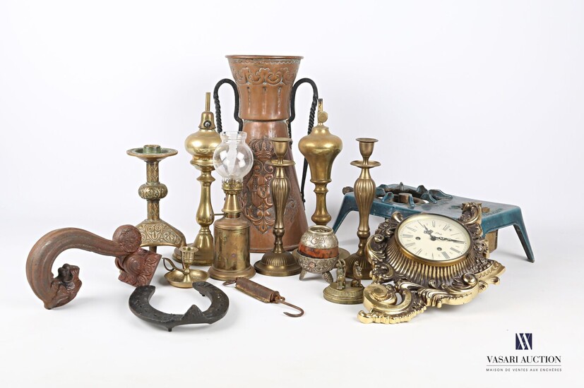 Lot en métal, bronze, laiton, cuivre et fonte... - Lot 169 - Vasari Auction