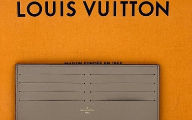Louis Vuitton 8 Credit Card Insert Beige Empreinte Leather wallet from Felicie