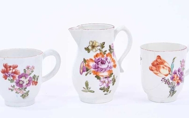 Lowestoft sparrow beak jug and two coffee cups, all painted in the Tulip Painter style, the jug 8.5cm high