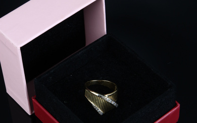 Modern ring, 18 kt. gold with diamonds