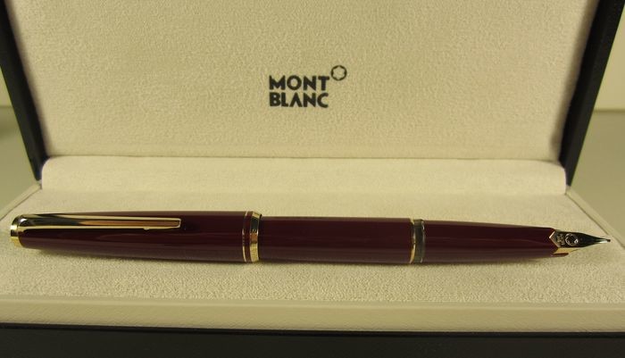 Montblanc - Superb bordeaux red fountain pen - Perfect condition