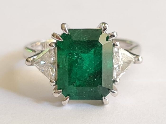 Natural Vivid Green Emerald Diamond Ring - 18 kt. White gold - Ring - 3.68 ct Emerald - 0.53 carat D / SI1 Diamonds