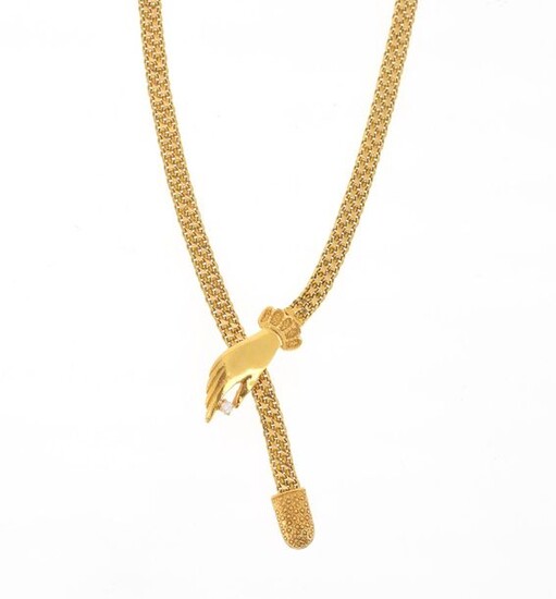 Necklace type neglected in 18 K (750 °/°°°) yellow gold with flexible fancy stitching, the neckline decorated with a hand holding a white imitation stone Gross