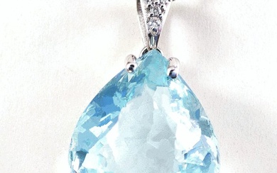 No Reserve Price - Necklace with pendant - 18 kt. White gold - 12.06 tw. Aquamarine - Madagascar - Diamond