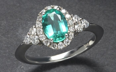 **No Reserve Prices** halo - 14 kt. White gold - Ring - 1.42 ct Emerald - Diamonds, GW Lab Certified