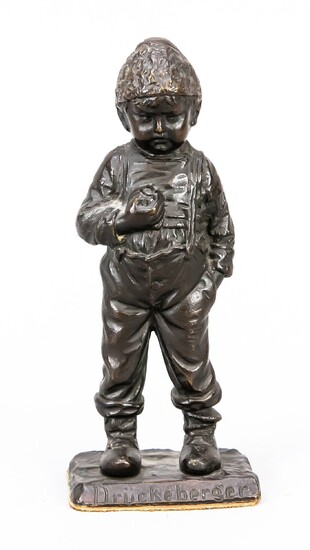 O. Morath, German sculptor around 1900, shy boy with apple in hand, brown patinated bronze, signed in the stand. u. on the viewing side ''Quitter'', h. 15.5 cm