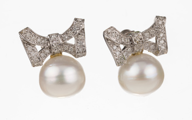 Pair of 14 kt gold diamond south seas culturedpearl-earrings ,...