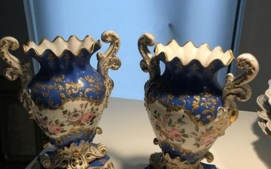 Pair of vases on base in porcelain of...