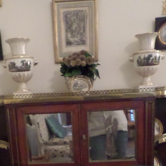 Paire de vases médicis en porcelaine blanche... - Lot 269 - Paris Enchères - Collin du Bocage