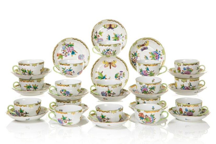 SIXTEEN HEREND QUEEN VICTORIA CUPS AND SAUCERS