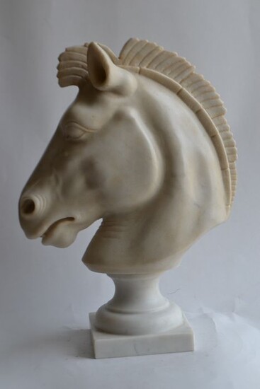 Sculpture, horse head - 40 cm - Marble - Second half 20th century