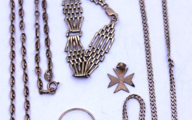 Selection of 9ct Gold Jewellery. To include two 9ct Gold...