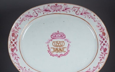 Serving dish - Monogram Tray - Baronal Crown, with initials D(L?)(V?)(L?)D HMAMH (VD or DL family?) - Pink enamels - Porcelain