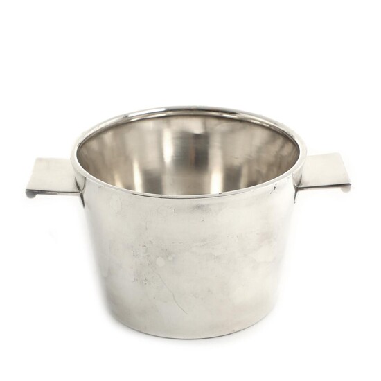 SOLD. Silver plated ice bucket with two handles. Manufactured by Sambonet, Italy. H. 12,5 cm. – Bruun Rasmussen Auctioneers of Fine Art