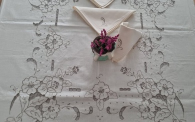 Tablecloth - 305 cm - 170 cm