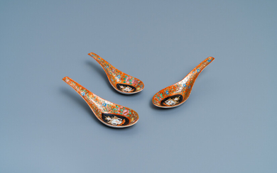 Three Chinese Thai market Bencharong spoons, 19th C.