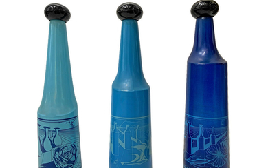 Trio di bottiglie serigrafate Salvador Dalì per Rosso Antico 1970.