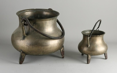 Two 18th - 19th century bronze cooking pots.&#160