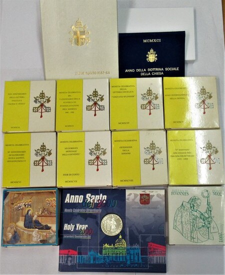 Vatican. Giovanni Paolo II (1978-2005). Serie completa500/2000 Lire - FDC - 1983/2001