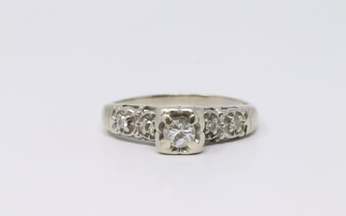 Vintage 14Kt White Gold Diamond Ring.