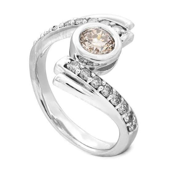 0.83 tcw VS1 Diamond Ring - 14 kt. White gold - Ring - 0.58 ct Diamond - 0.25 ct Diamonds - No Reserve Price
