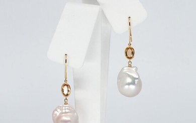 18 kt. Freshwater pearls, Yellow gold - Earrings - 1.26 ct Freshwater Pearl - Topazs