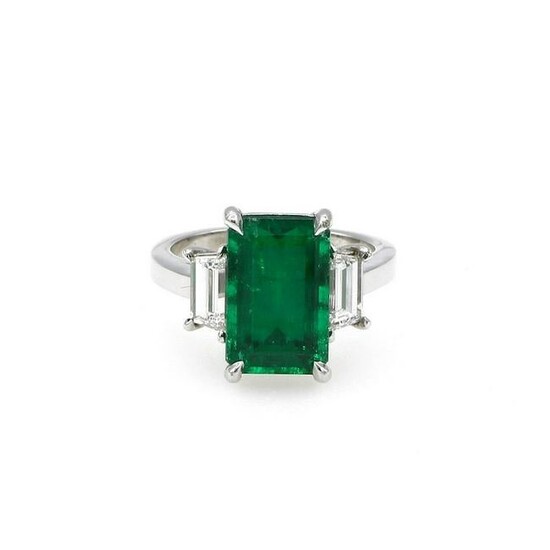 18K White Gold 4.56ct Colombian Emerald 3 Stone Ring
