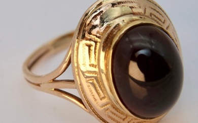 1900 handcrafted 9ct Bohemian Garnet Statement ring - Yellow gold Garnet