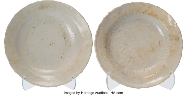 21307: A Near Pair of Chinese Porcelain Plates, Ming Dy