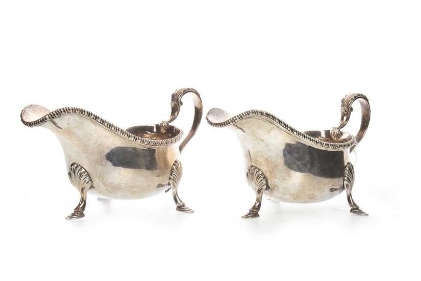 A PAIR OF GEORGE V SILVER SAUCE BOATS