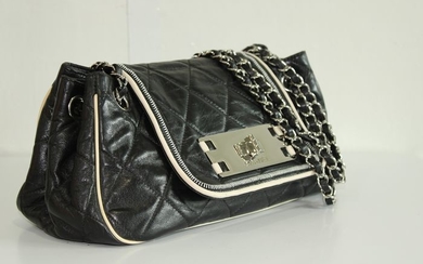 Chanel - Chanel Black Shoulder Bag Shoulder bag
