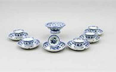 6 cups with saucers and a bowl, China, 18/19th c.