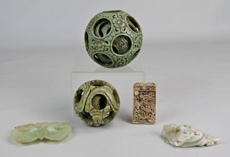 (5) Chinese Carved Hardstone Pieces