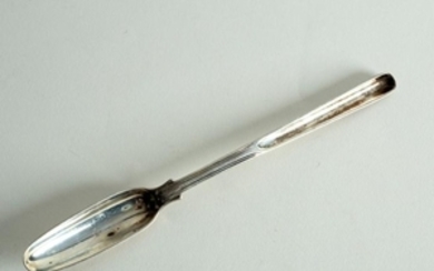 A George III silver marrow scoop with shell decoration