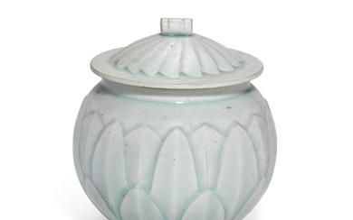 A QINGBAI CARVED 'LOTUS' JAR AND COVER, SONG DYNASTY (960-1279)