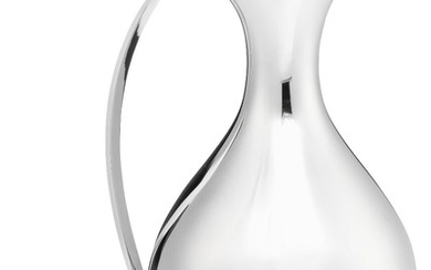 Kay Fisker: A large sterling silver pitcher. Made and marked by A. Michelsen, 1,5 L. With date letter T9=1969. H. 26.8 cm.