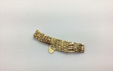 A 9ct Gold Gate Link Style Bracelet, to heart shape padlock ...