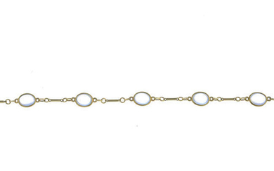 A 9ct gold moonstone bracelet.