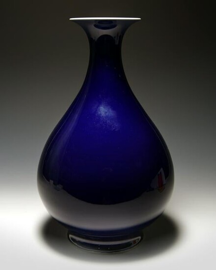 A CHINESE DEEP BLUE PEAR SHAPED VASE, CHINA, 19TH-20TH