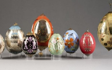 A COLLECTION OF EIGHT GLASS EASTER EGGS Russian, 19th/20