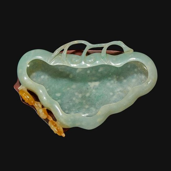 A Chinese carved jadeite brush washer