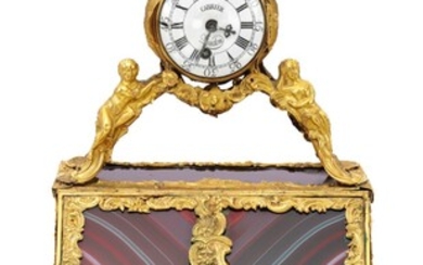 A GOLD-MOUNTED HARDSTONE NECESSAIRE IN THE MANNER OF JAMES COX, ENGLISH, CIRCA 1770