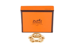 A GOLD PLATED HERMES MARINE LINK SCARF RING, boxed