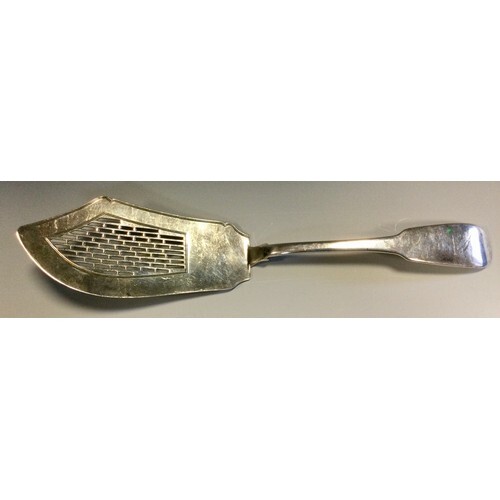 A George III silver Fiddle pattern fish slice, pieced blade...