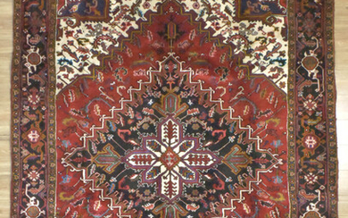 A HANDKNOTTED PURE WOOL GEOMETRIC PERSIAN HEREZ THICK PILE RUG