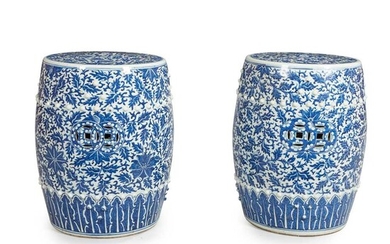 A PAIR OF CHINESE BLUE AND WHITE PORCELAIN GARDEN SEATS 20TH CENTURY